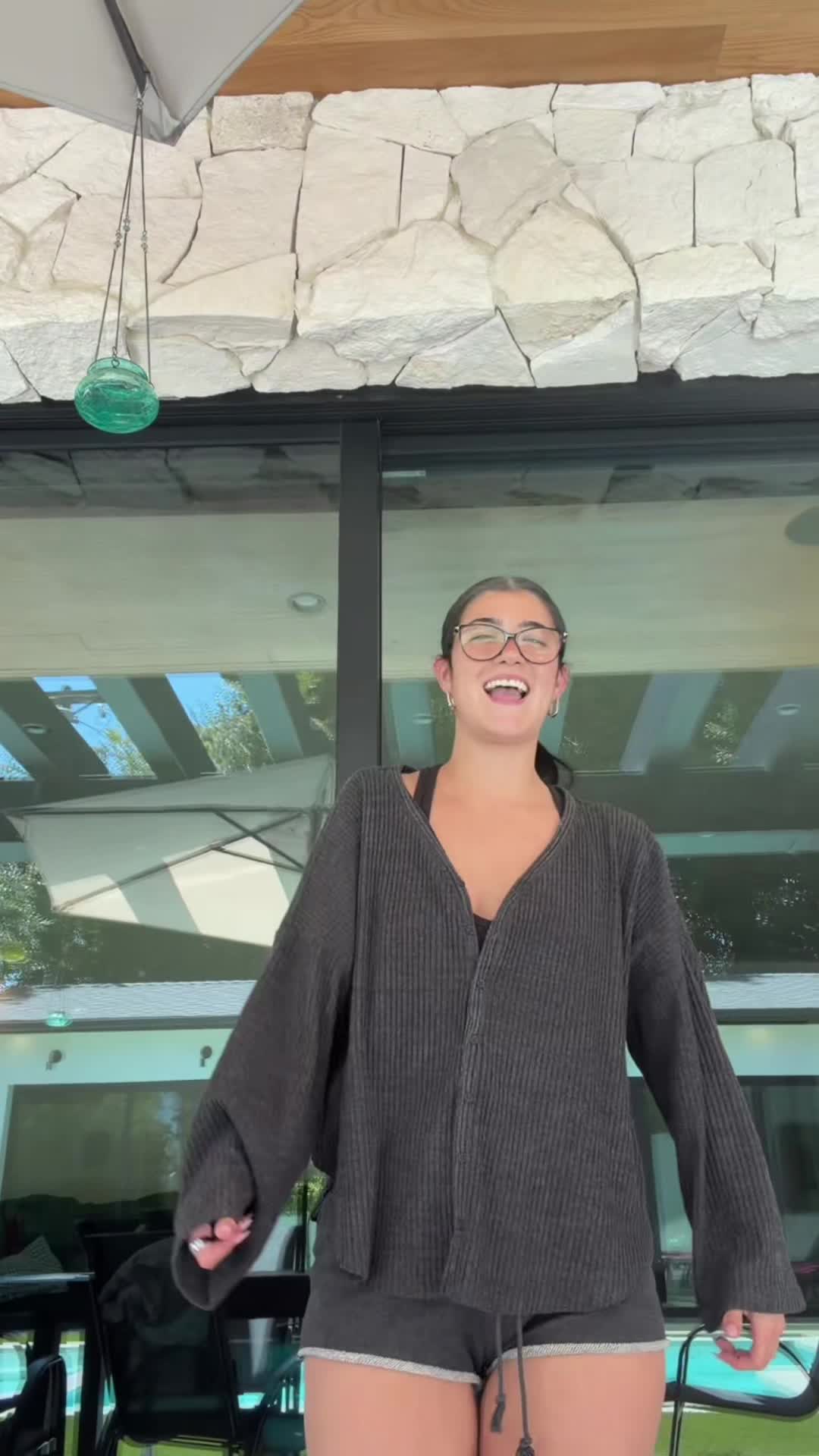 Video 1357912 from Charli D'Amelio / Charli Damelio