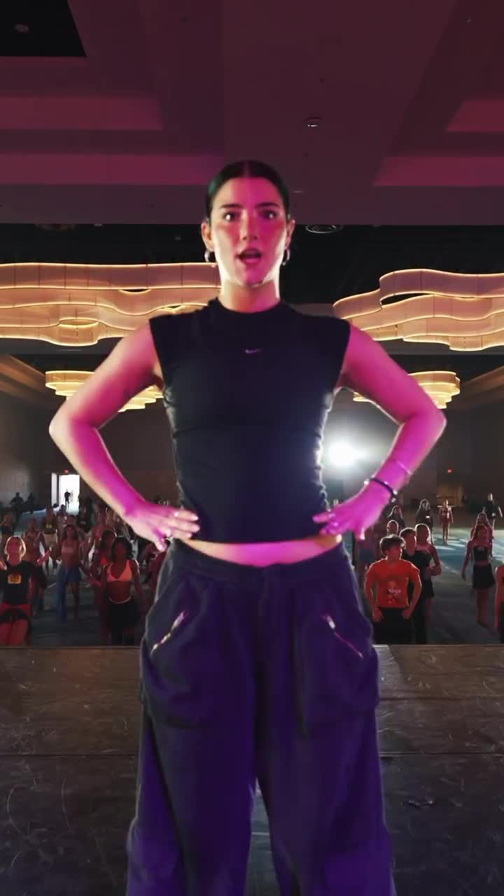 Video 1357928 from Charli D'Amelio / Charli Damelio