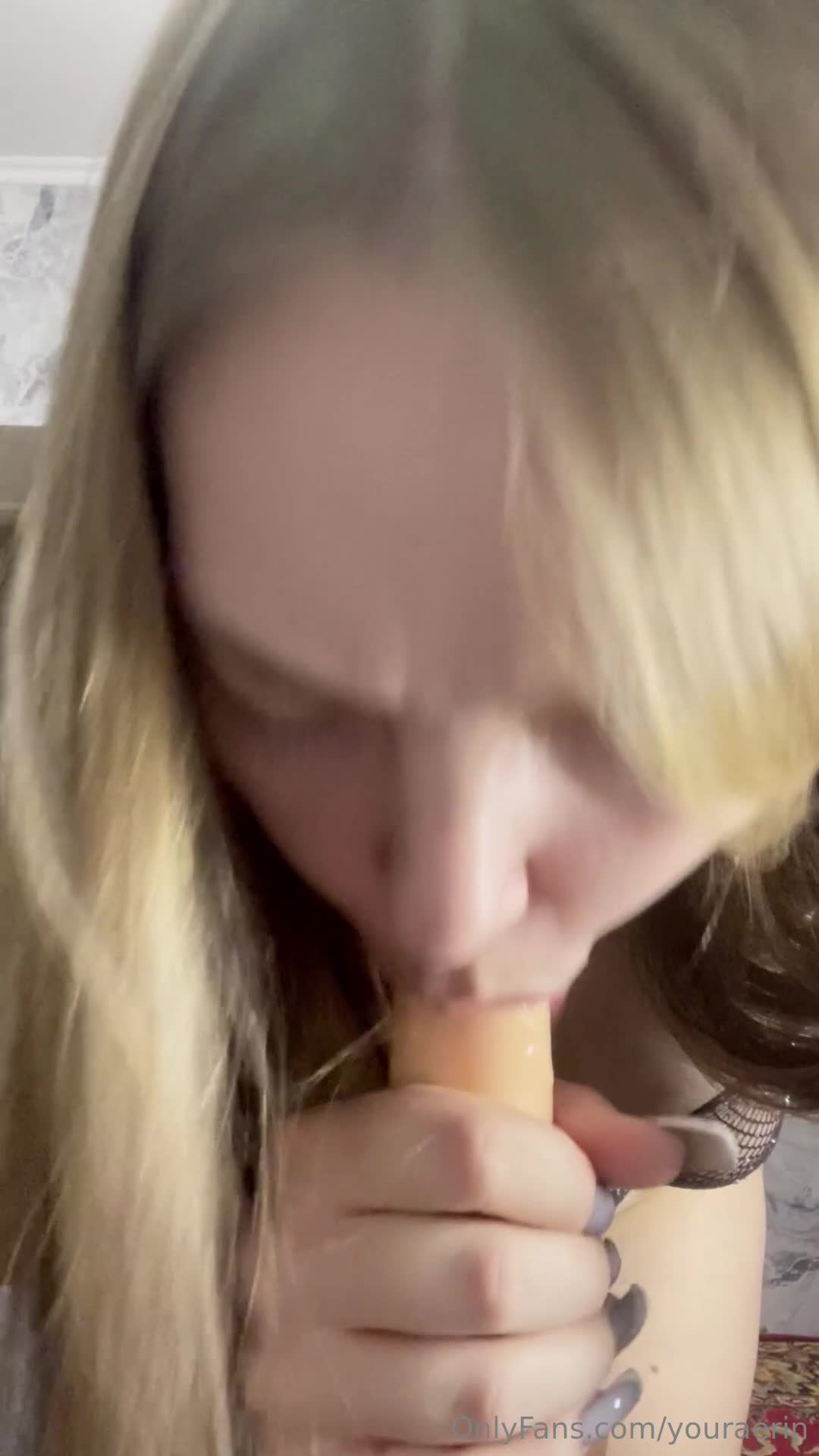 Video 1375843 from Aerin Emerald