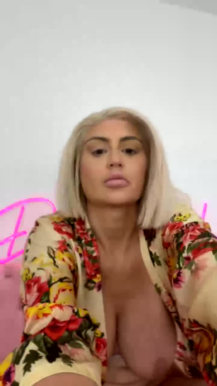 Video 1377905 from Danii Banks