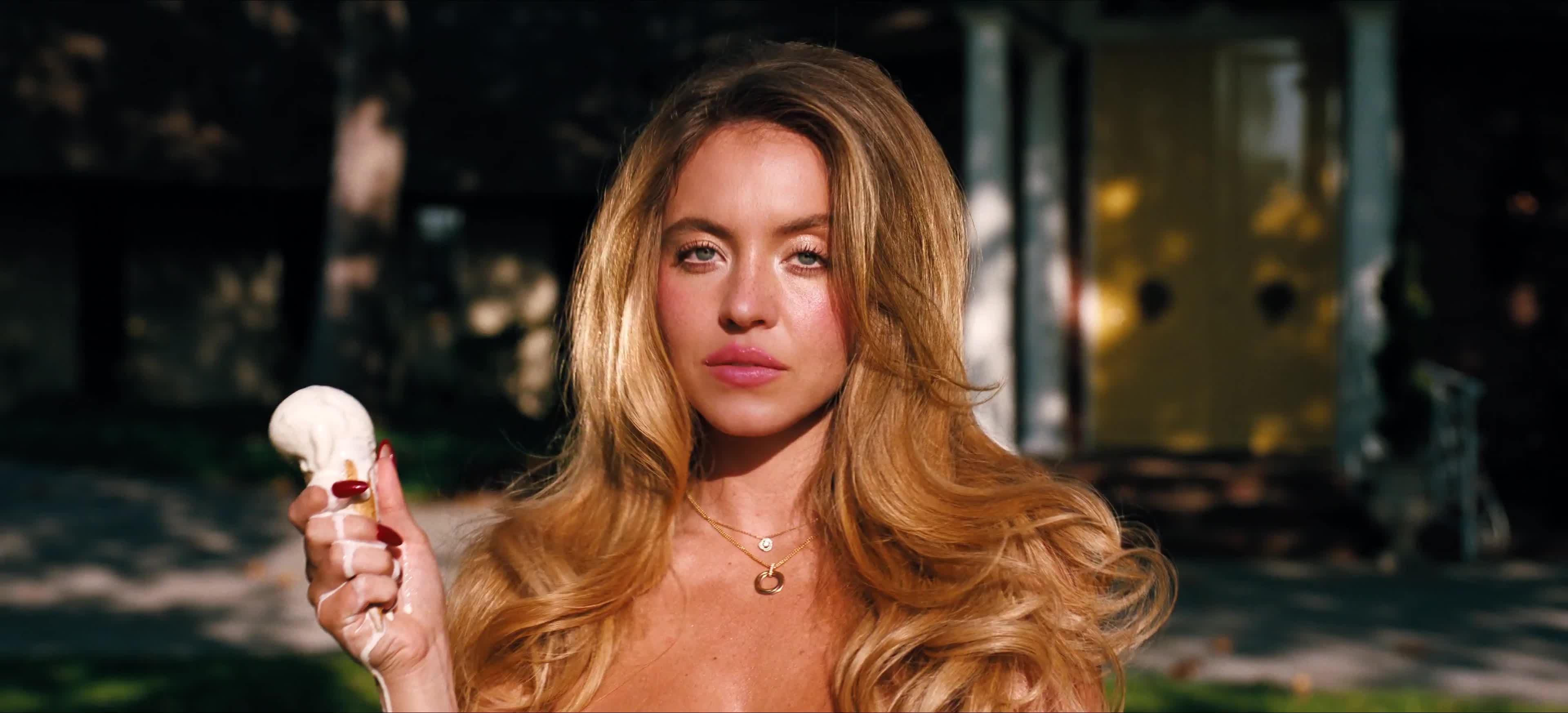 Video 1385981 from Sydney Sweeney