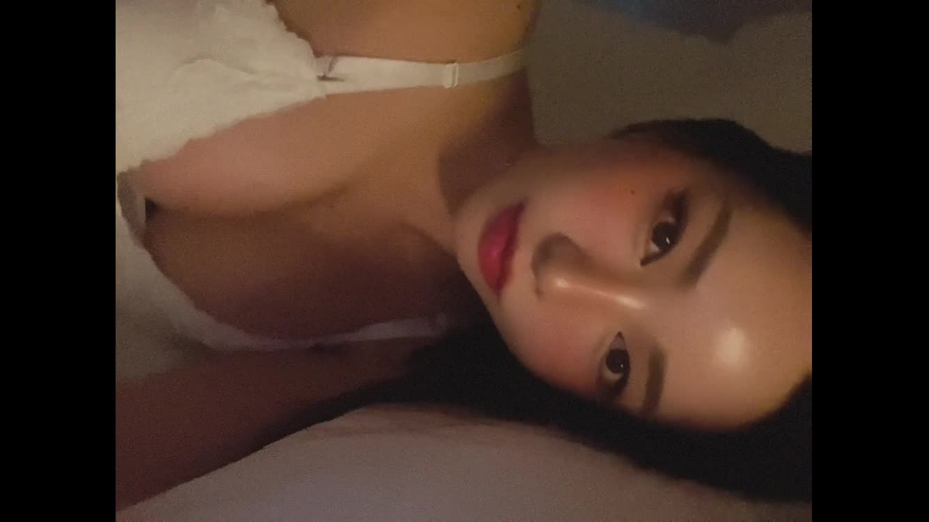 Video 1391576 from h___rvn | rvn1015 | 동그란 | Dongeuran