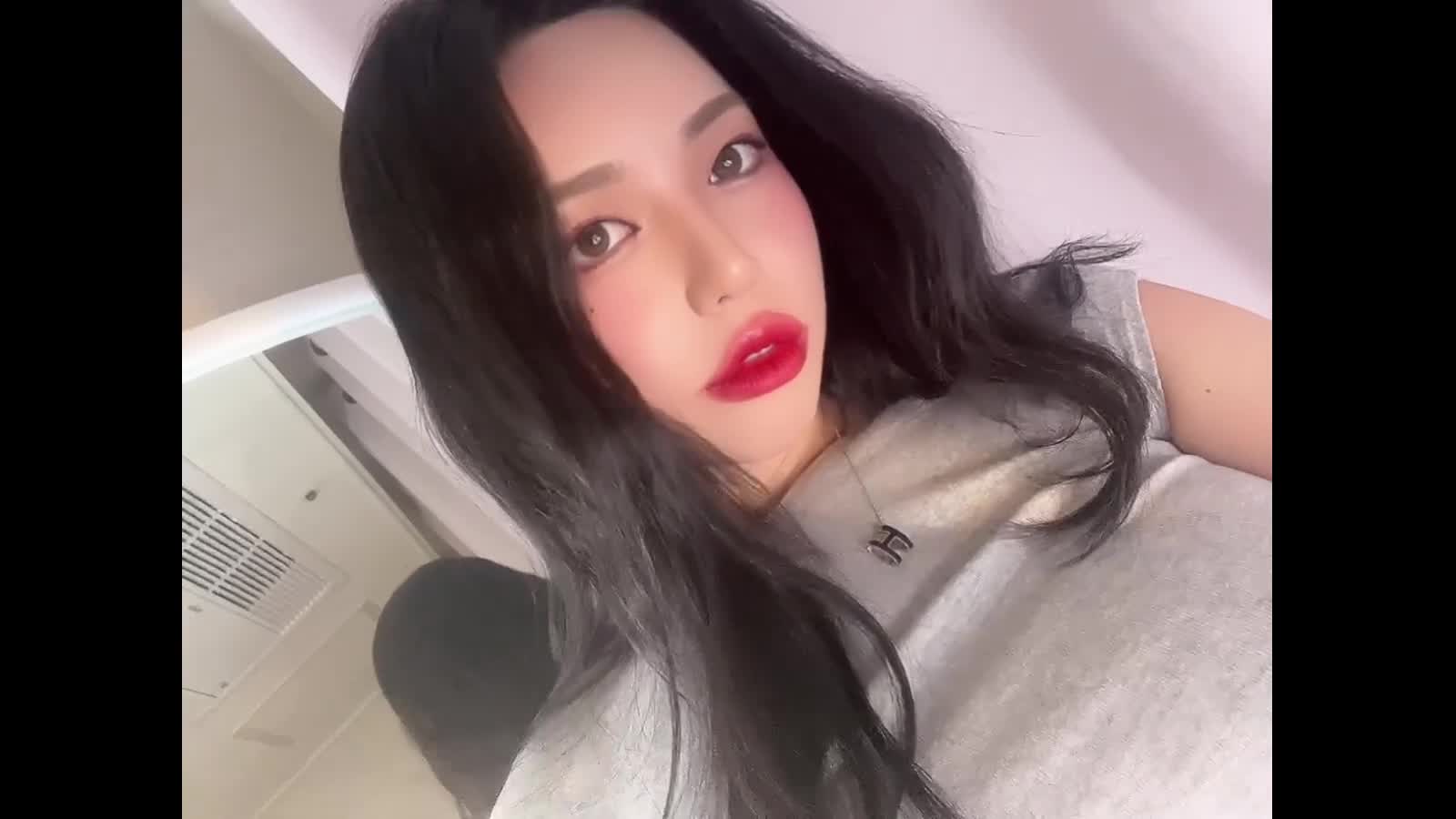 Video 1391578 from h___rvn | rvn1015 | 동그란 | Dongeuran