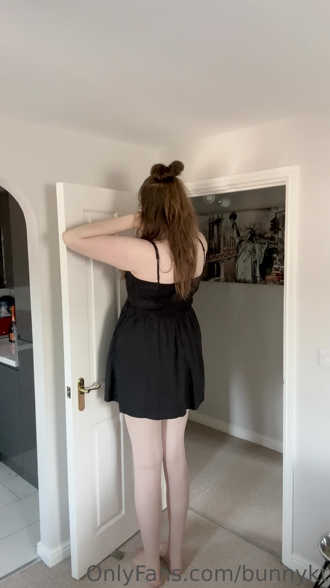 Video 1392092 from Katie Woolls / tallgirlkatie