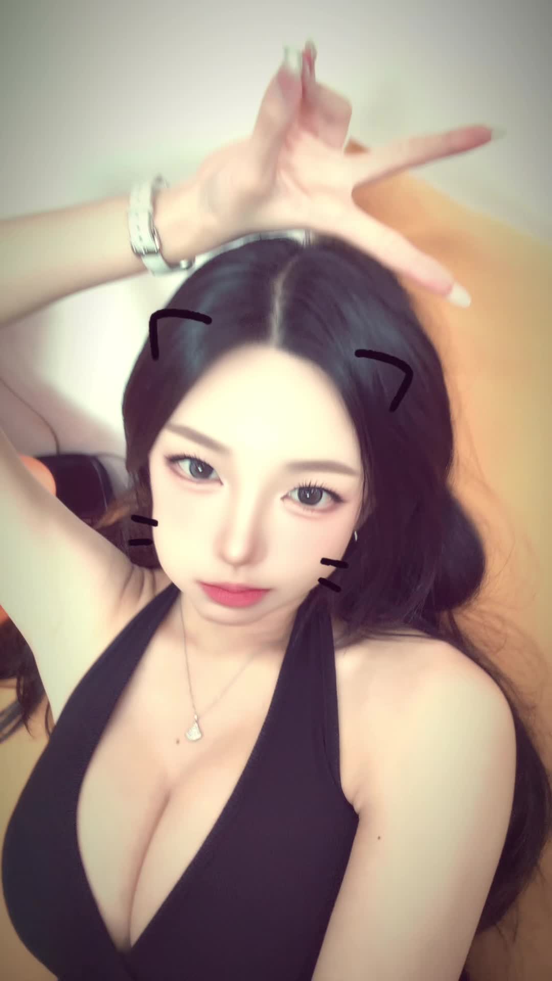 Video 1392149 from h___rvn | rvn1015 | 동그란 | Dongeuran