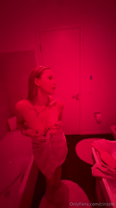 Video 1393752 from Cindy (@cirizzzle) / cirizle