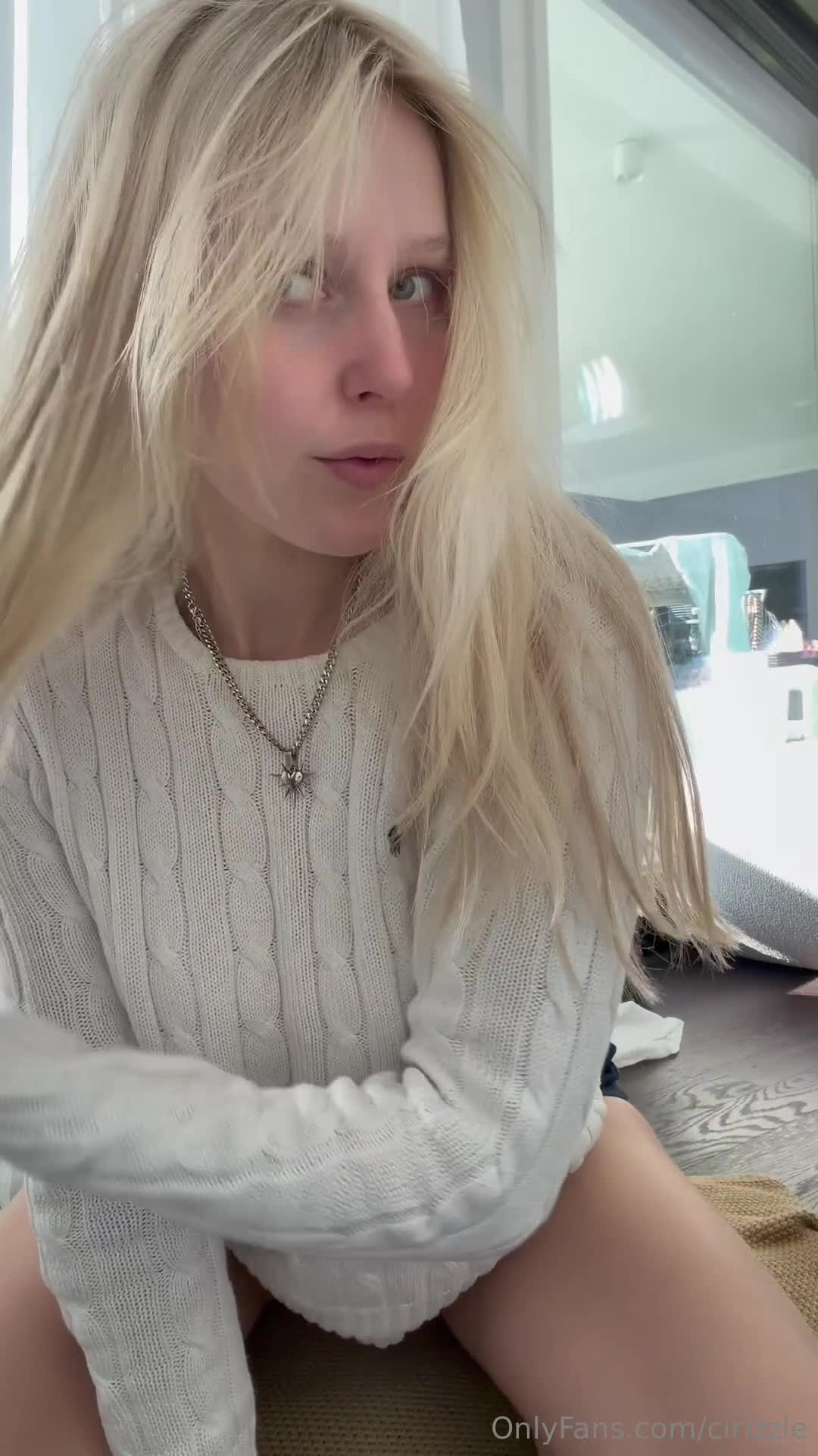 Video 1394492 from Cindy (@cirizzzle) / cirizle