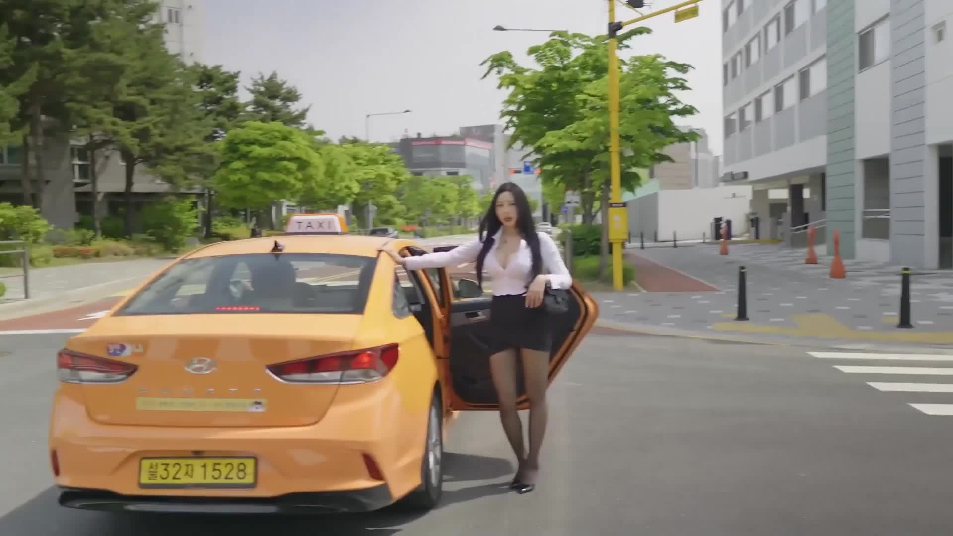 Video 1395701 from h___rvn | rvn1015 | 동그란 | Dongeuran
