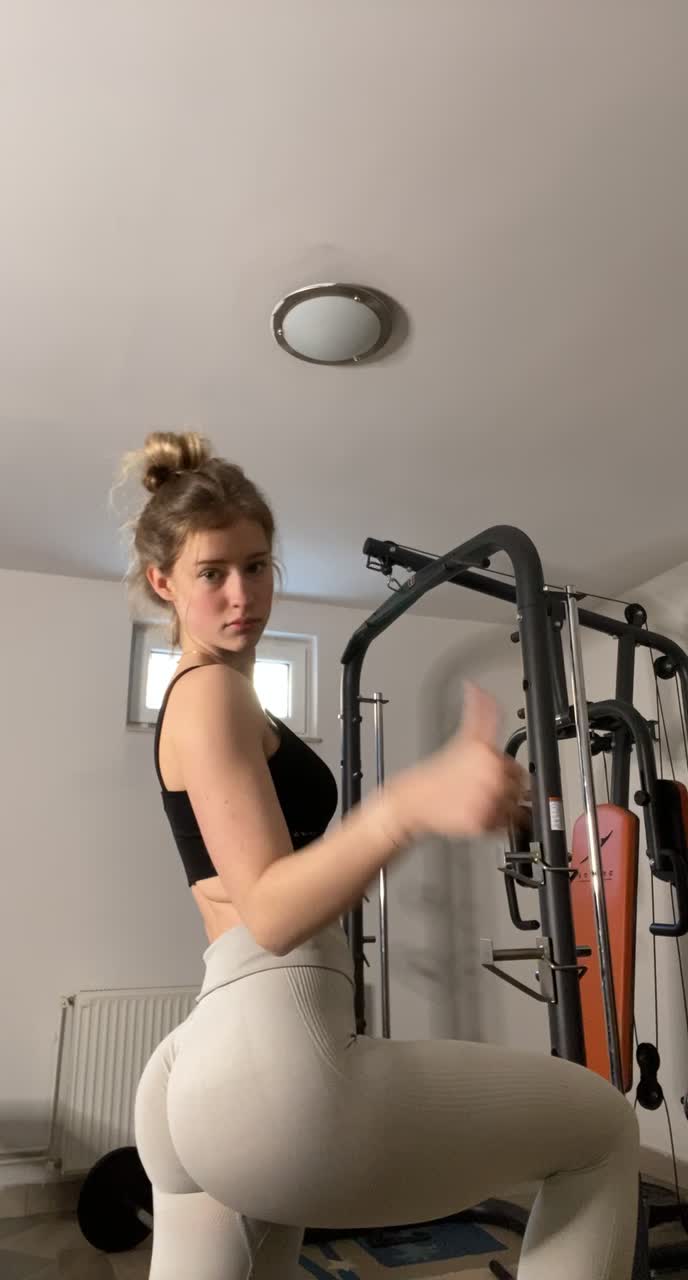 Video 1395946 from Mira.004