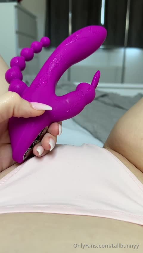 Video 1396054 from Katie Woolls / tallgirlkatie