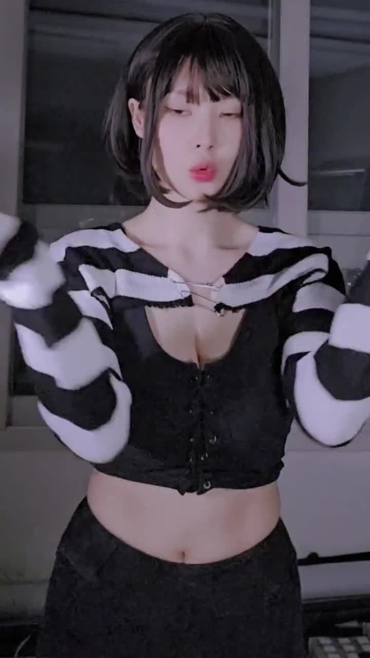 Video 1398007 from 노라조이 Norajoy / Norajoying