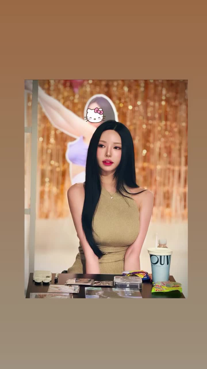 Video 1398469 from h___rvn | rvn1015 | 동그란 | Dongeuran