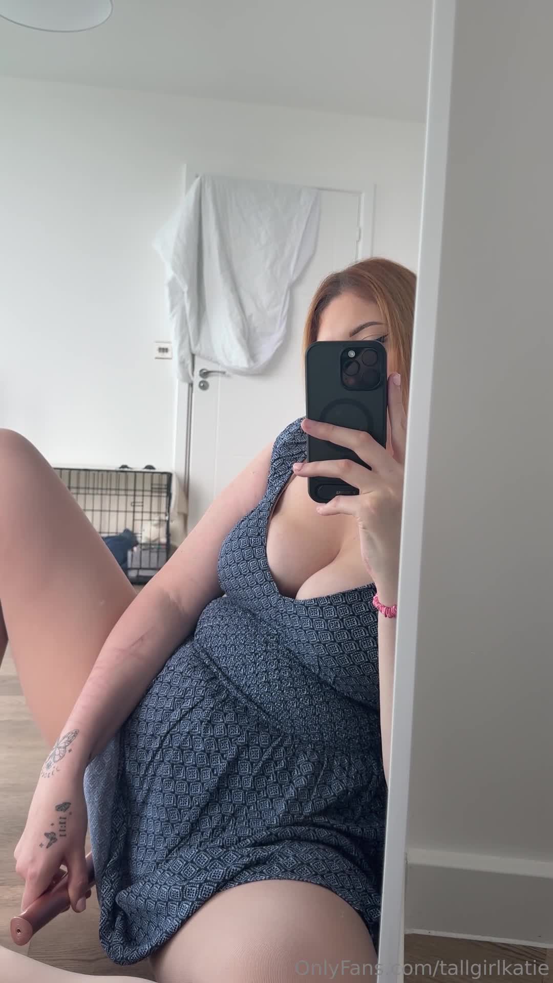 Video 1401043 from Katie Woolls / tallgirlkatie