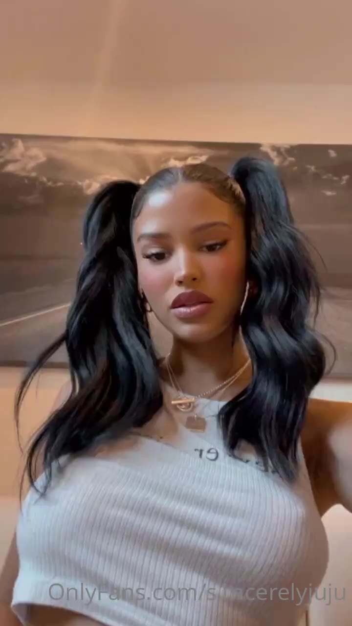 sincerelyjuju — White Crop Top thumbnail