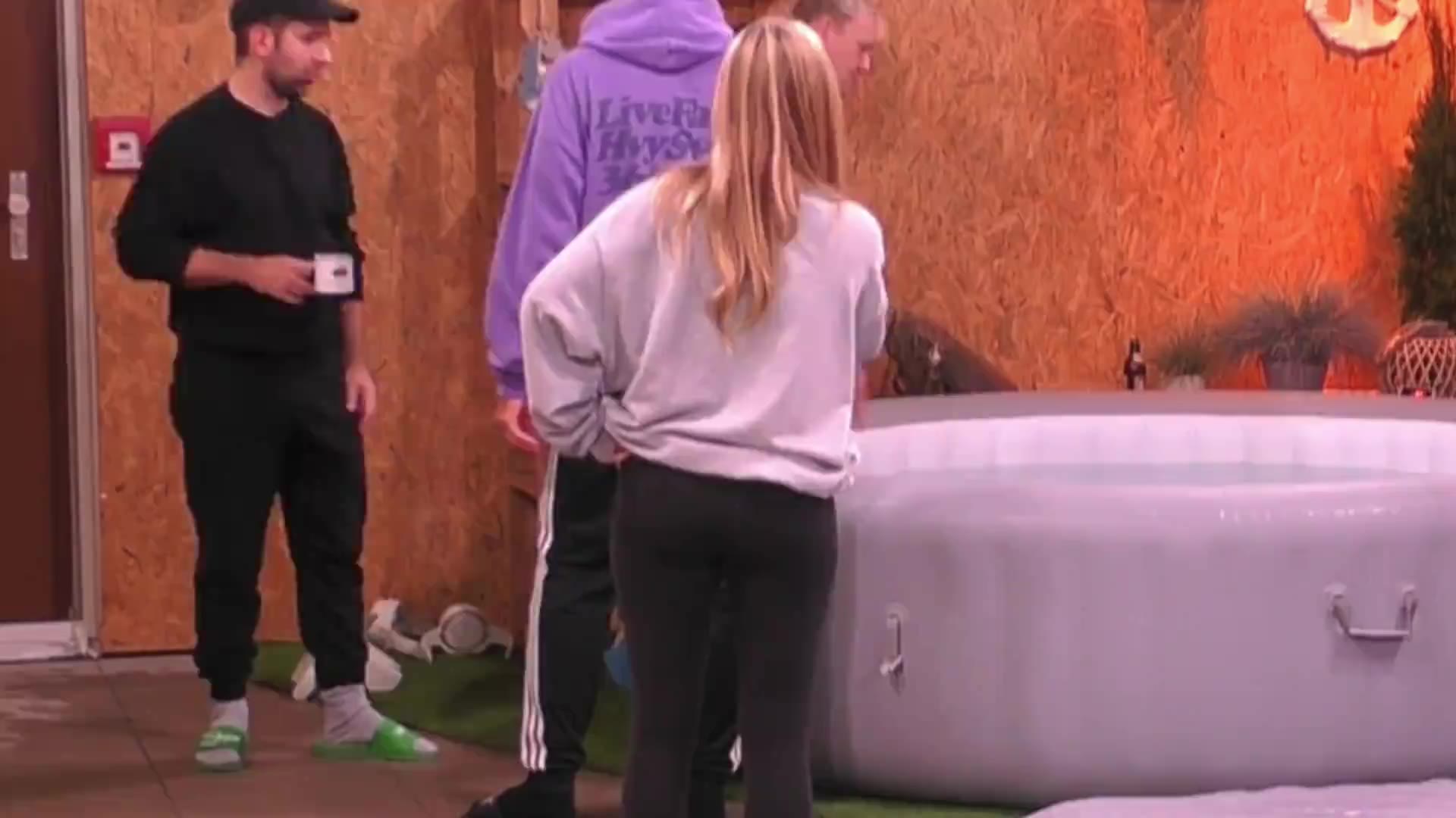 Video 76360 from Dalia