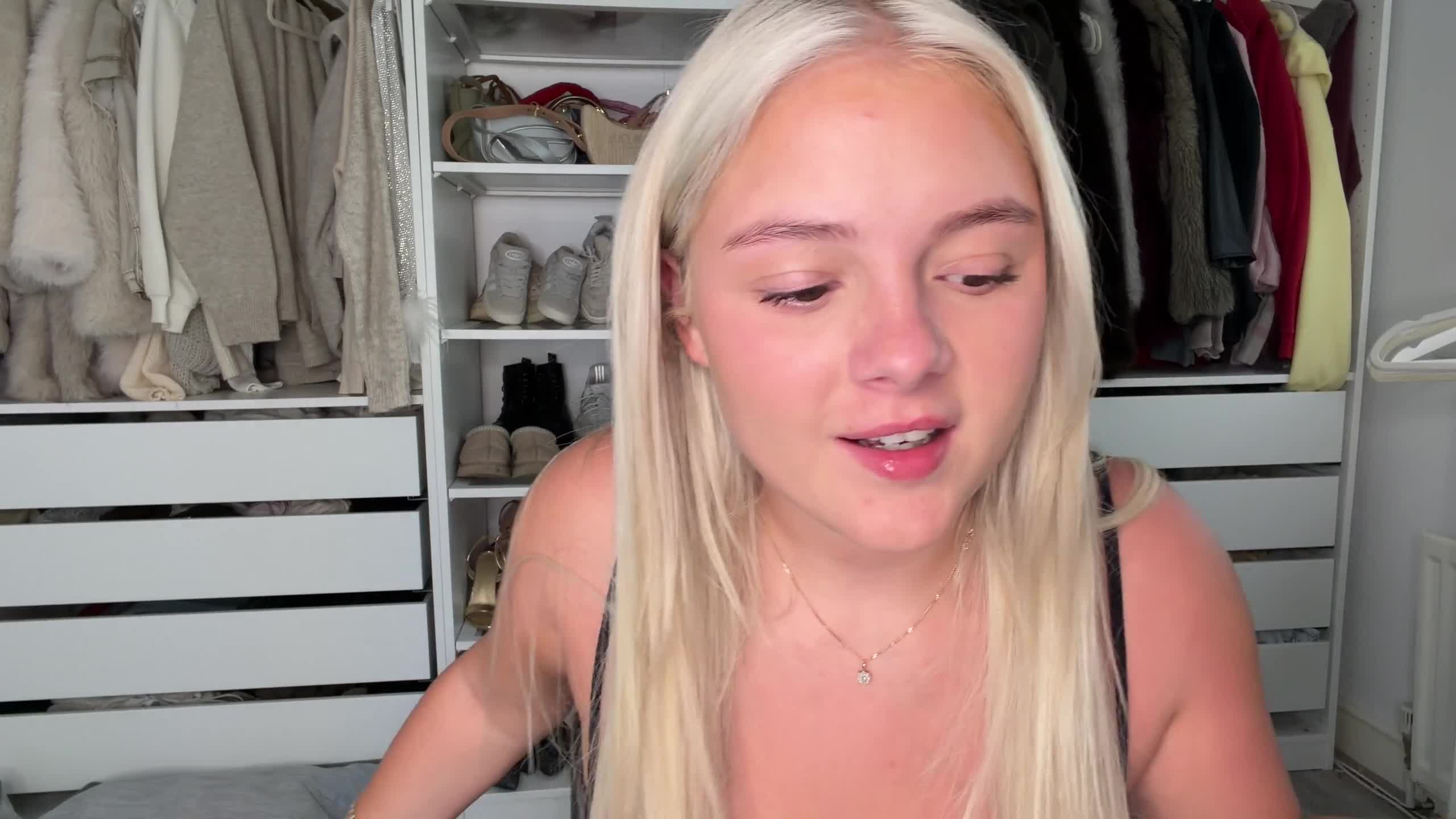 Video #1411921 thumbnail