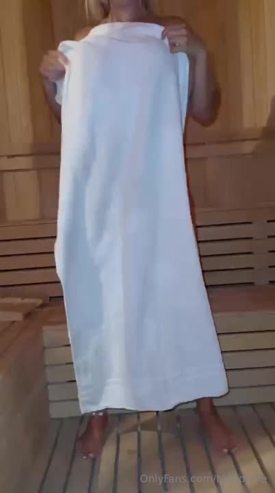 Jolie Becker — Nude In Sauna (2) thumbnail