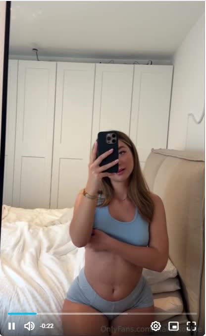Malousophie — Topless In Bedroom thumbnail