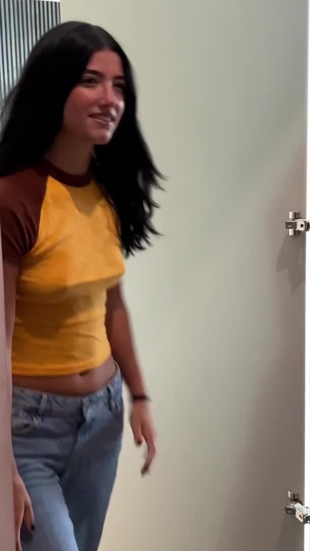 Video 1422712 from Charli D’Amelio