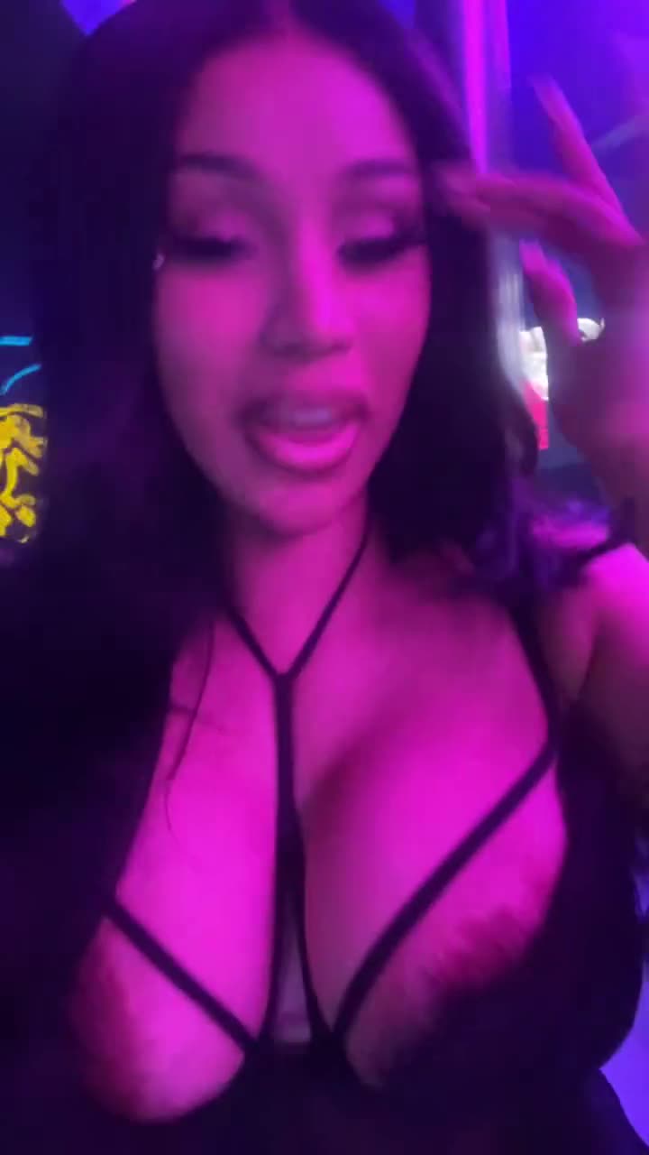 Video 1426145 from Cardi B