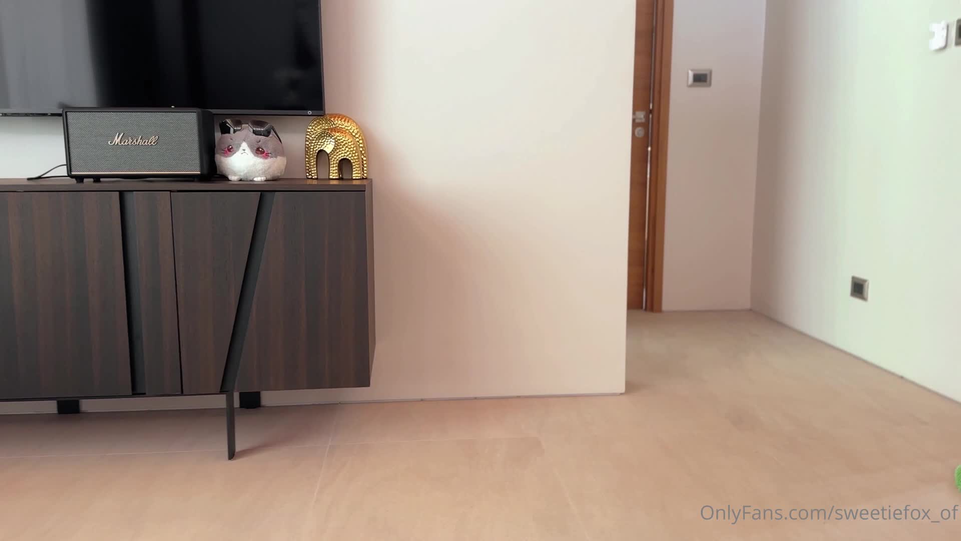 Video 2185 from Sweetie Fox