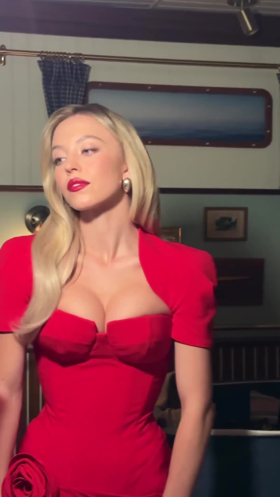 Video 2905 from Sydney Sweeney