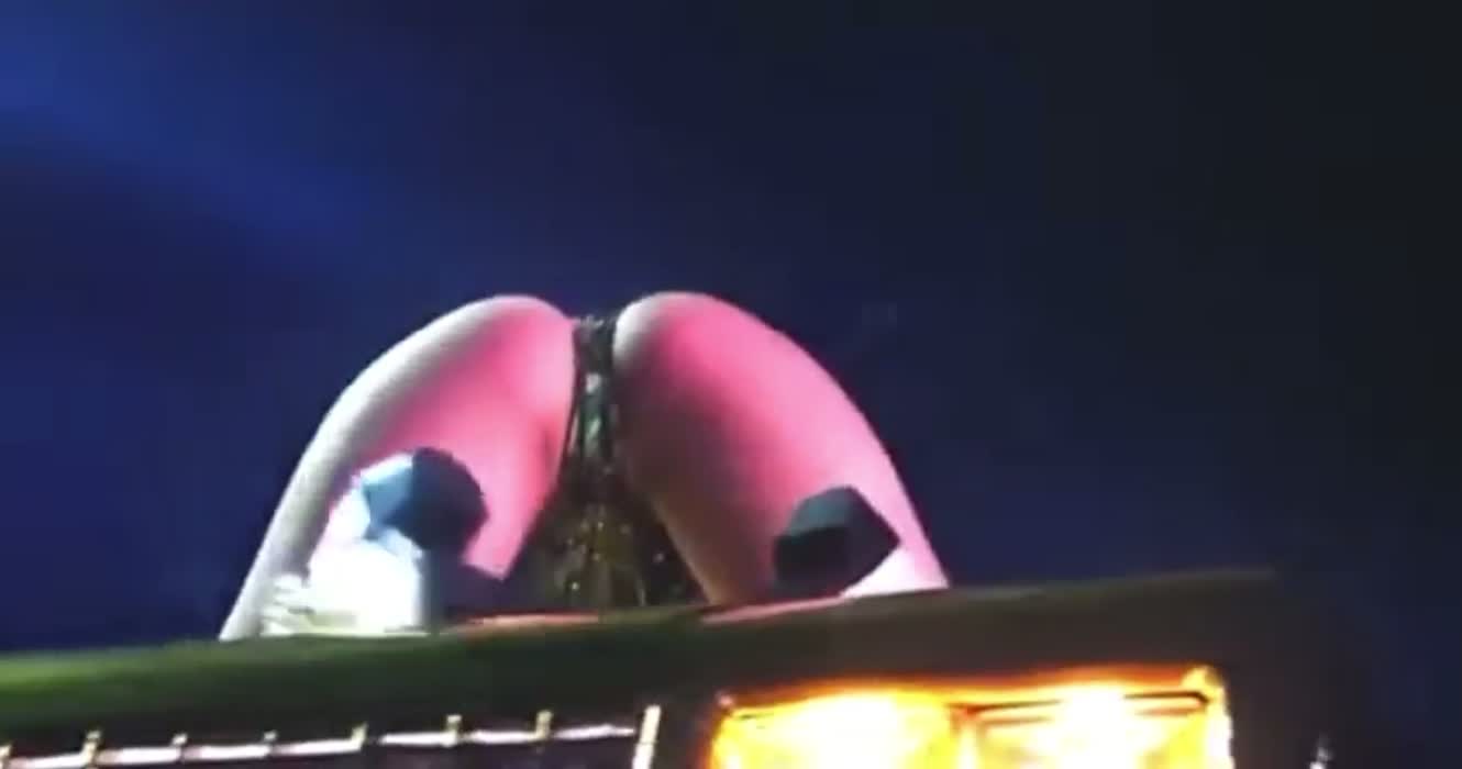 Video 3300 from Miley Cyrus