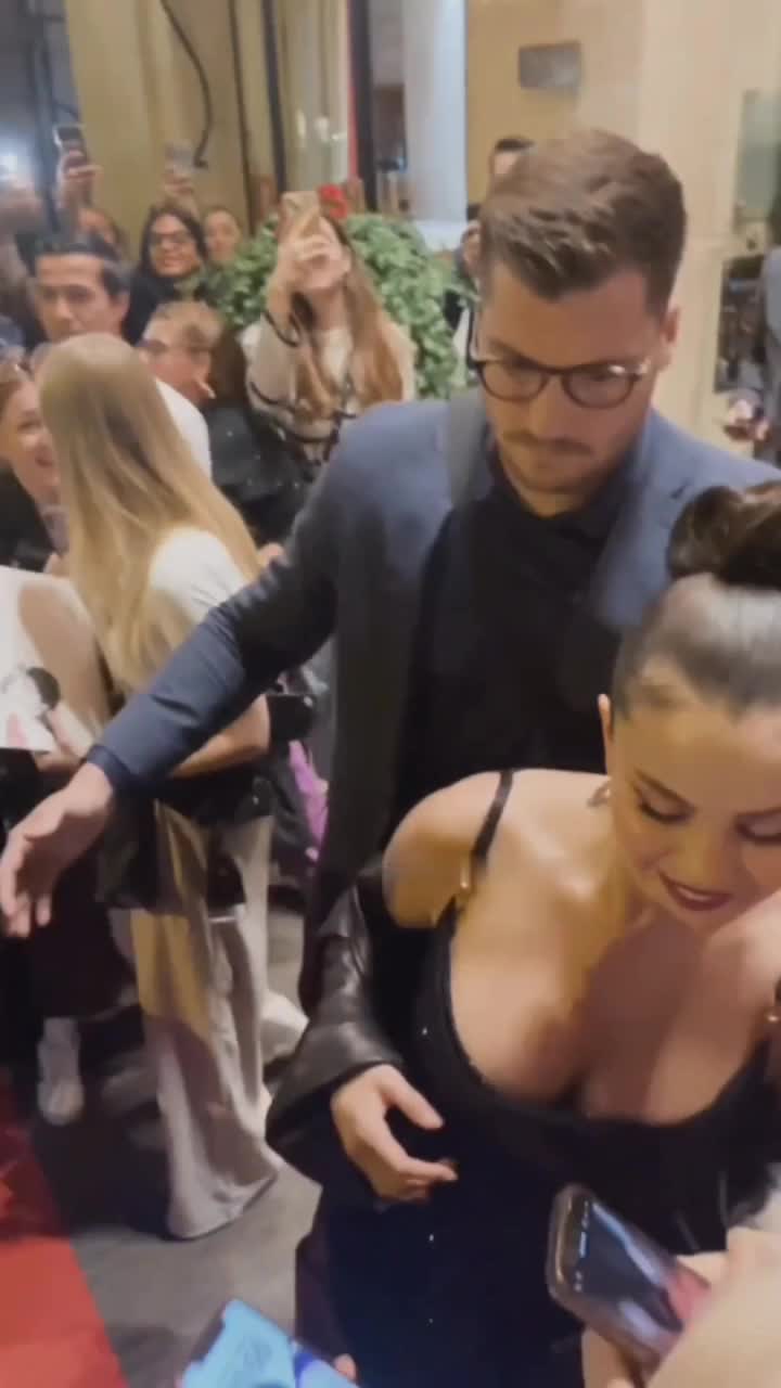 Video 3912 from Selena Gomez