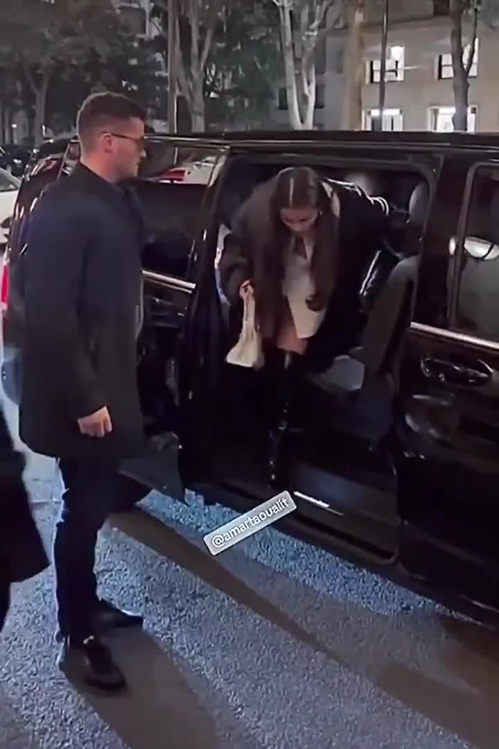 Video 4218 from Selena Gomez