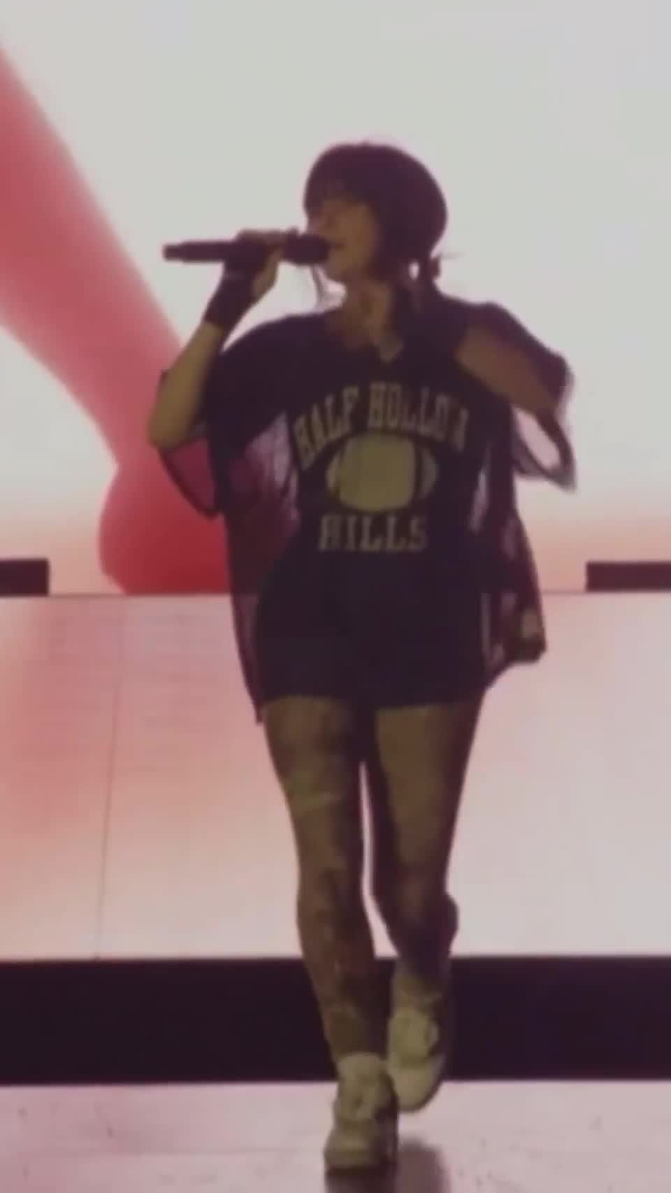 Video 5817 from Billie Eilish