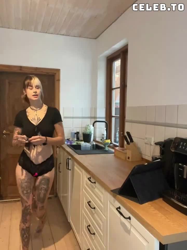 Video 5935 from Sallydinosaur