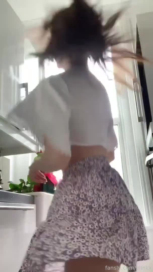 Video 7743 from Liz Blinkx