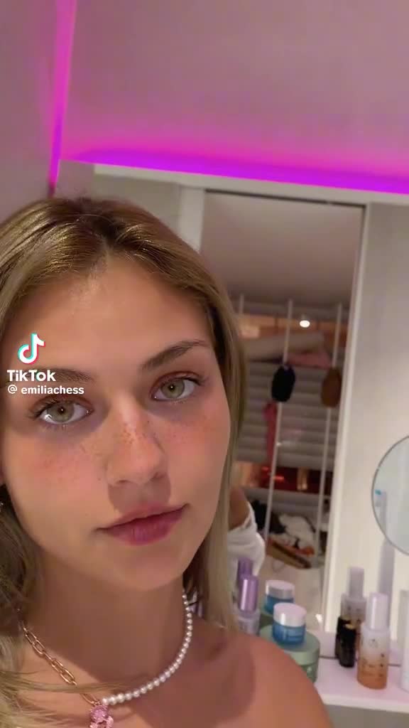 Video 11029 from Emilia Laurent
