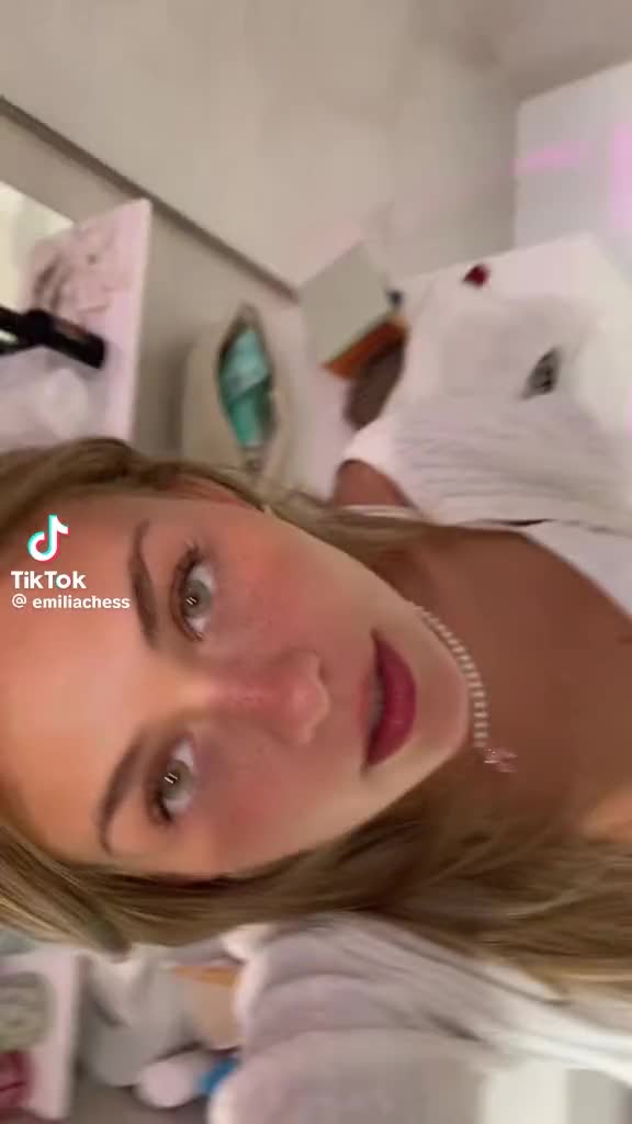 Video 11030 from Emilia Laurent