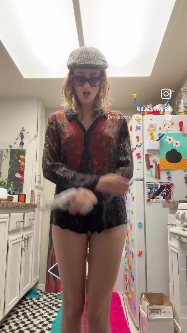 Video 1447335 from bug.universe