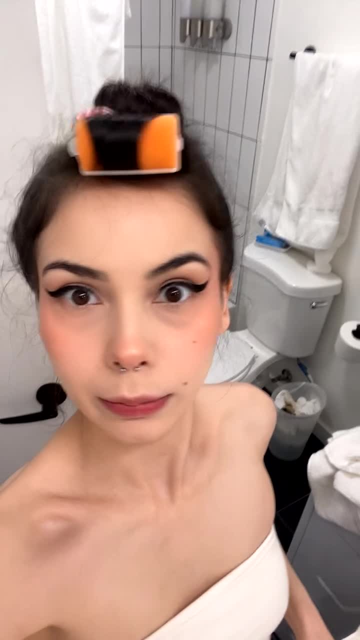 Video 1458037 from charlize / charlize;3