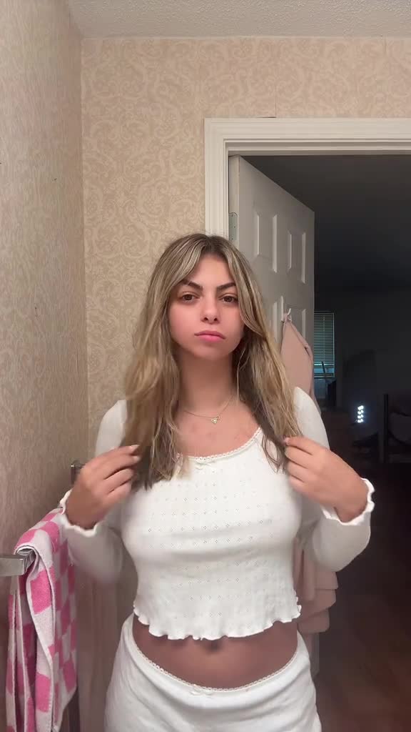 Video 1469526 from gaby_zola