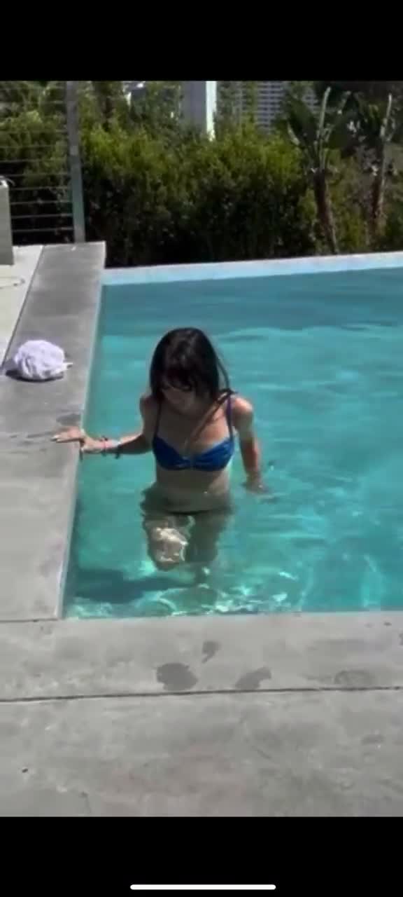 Video 1470008 from charlize / charlize;3