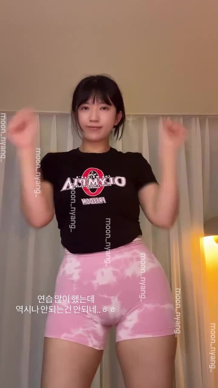 Video 1472872 from Heeheemoon / moon_nyang_