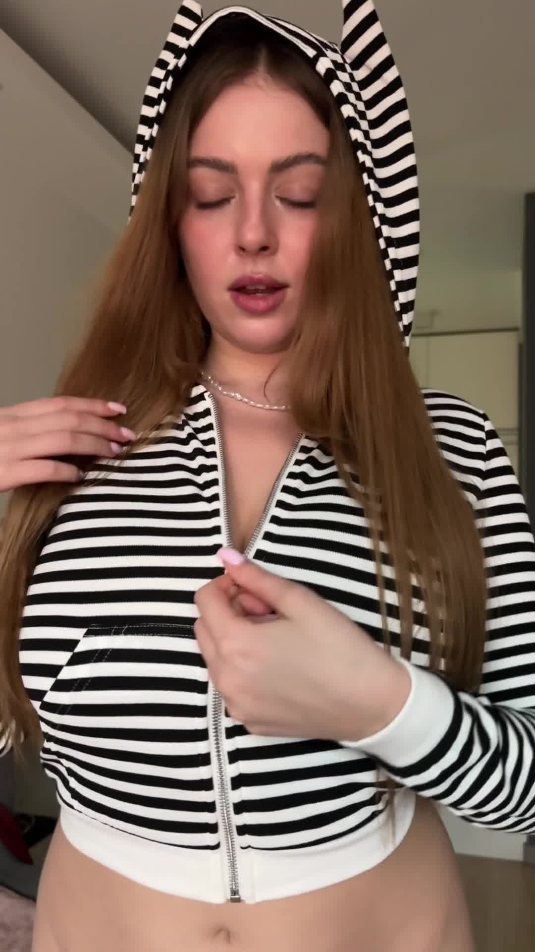 Video 1478177 from SophieBloom / lafemfatal / Lullilu