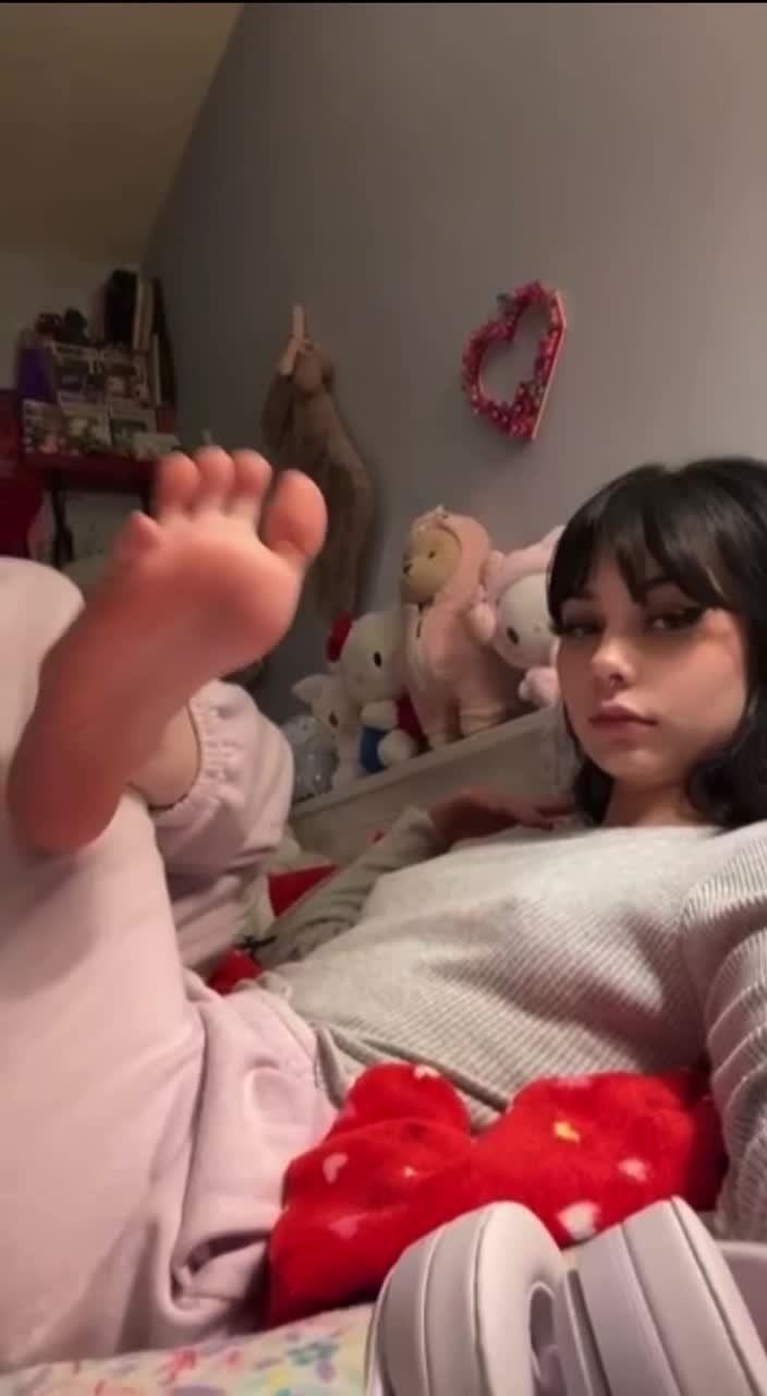 Video 1481684 from charlize / charlize;3