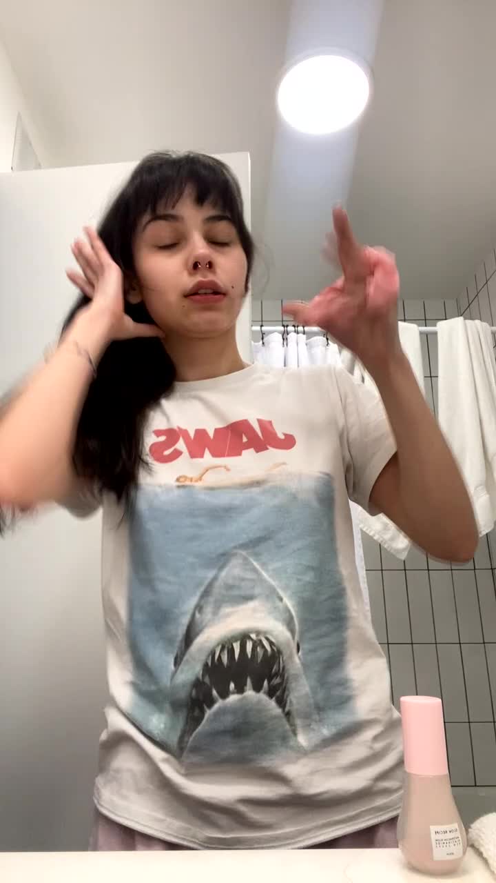 Video 1481697 from charlize / charlize;3