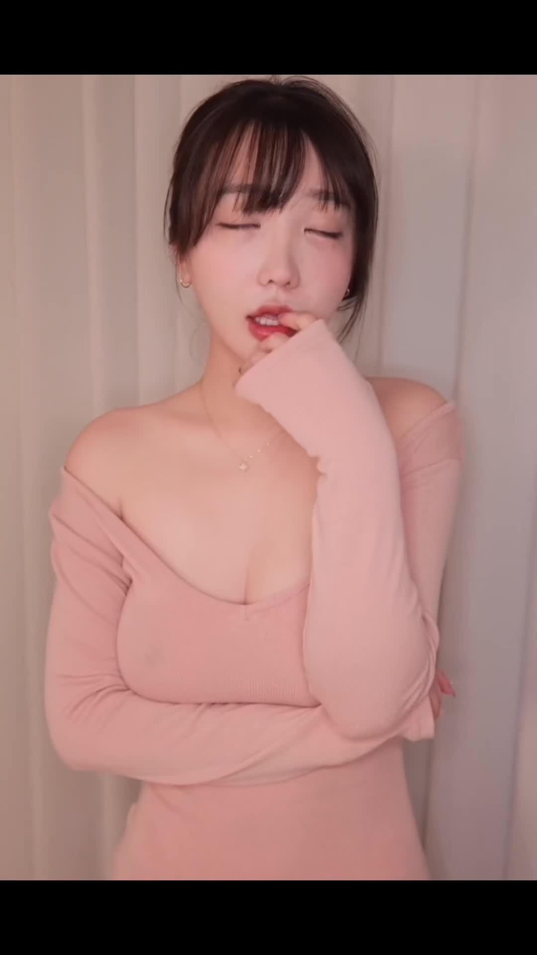 Video 1493389 from Son Ye Eun | Yenny | 손예은 |  BJ Eunsora 은소라