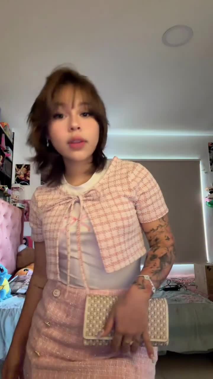 Shaden Ferraro — Topless In Bedroom thumbnail