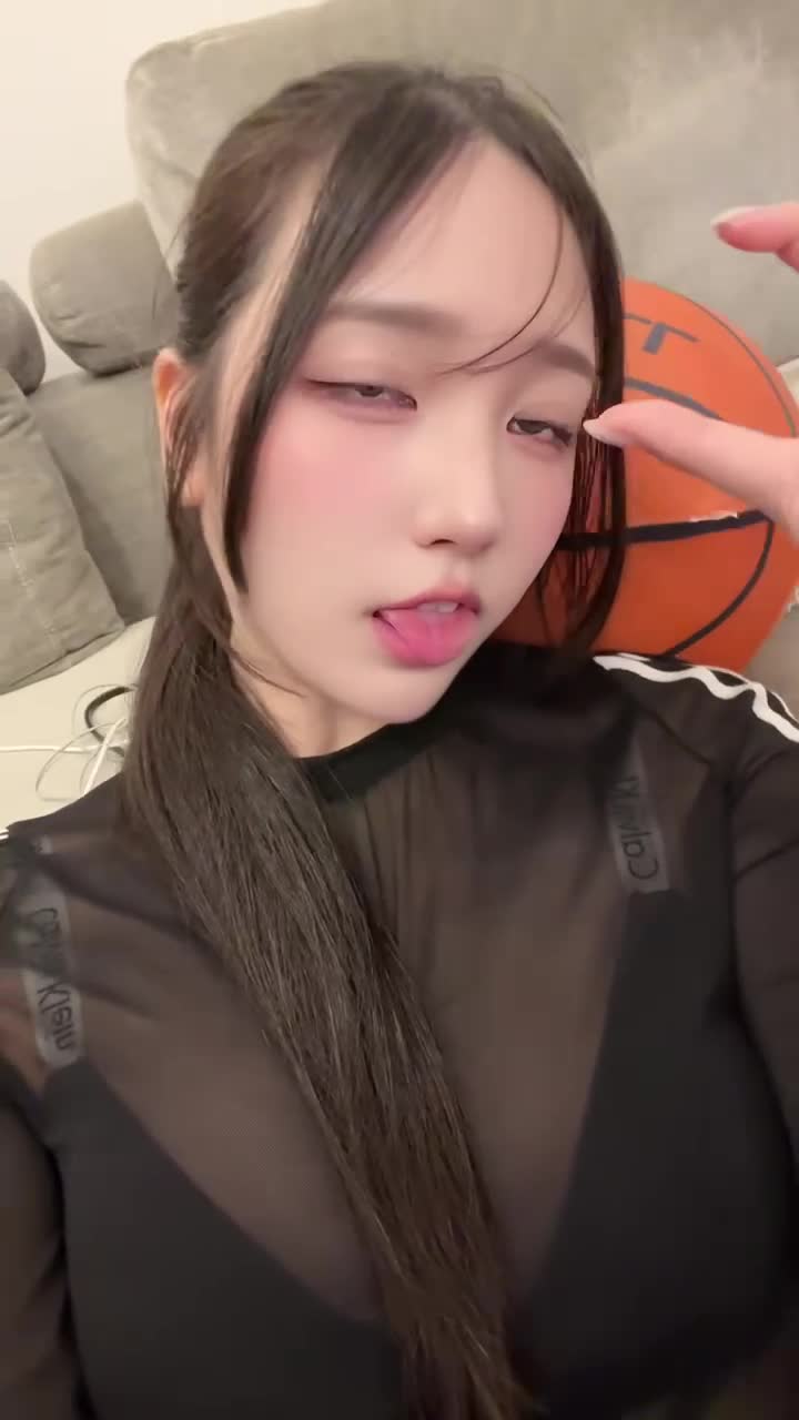 ちゆう Chiyu — Black Top thumbnail