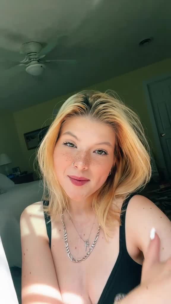 Video 1502621 from Elsuzanne / Laurensuzaanne / itscloudyy