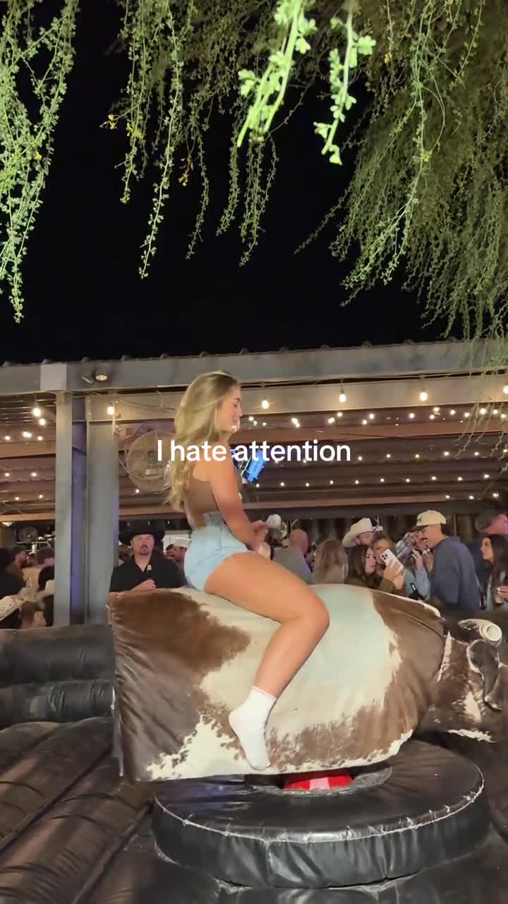 Video 1511782 from Heloise Hut