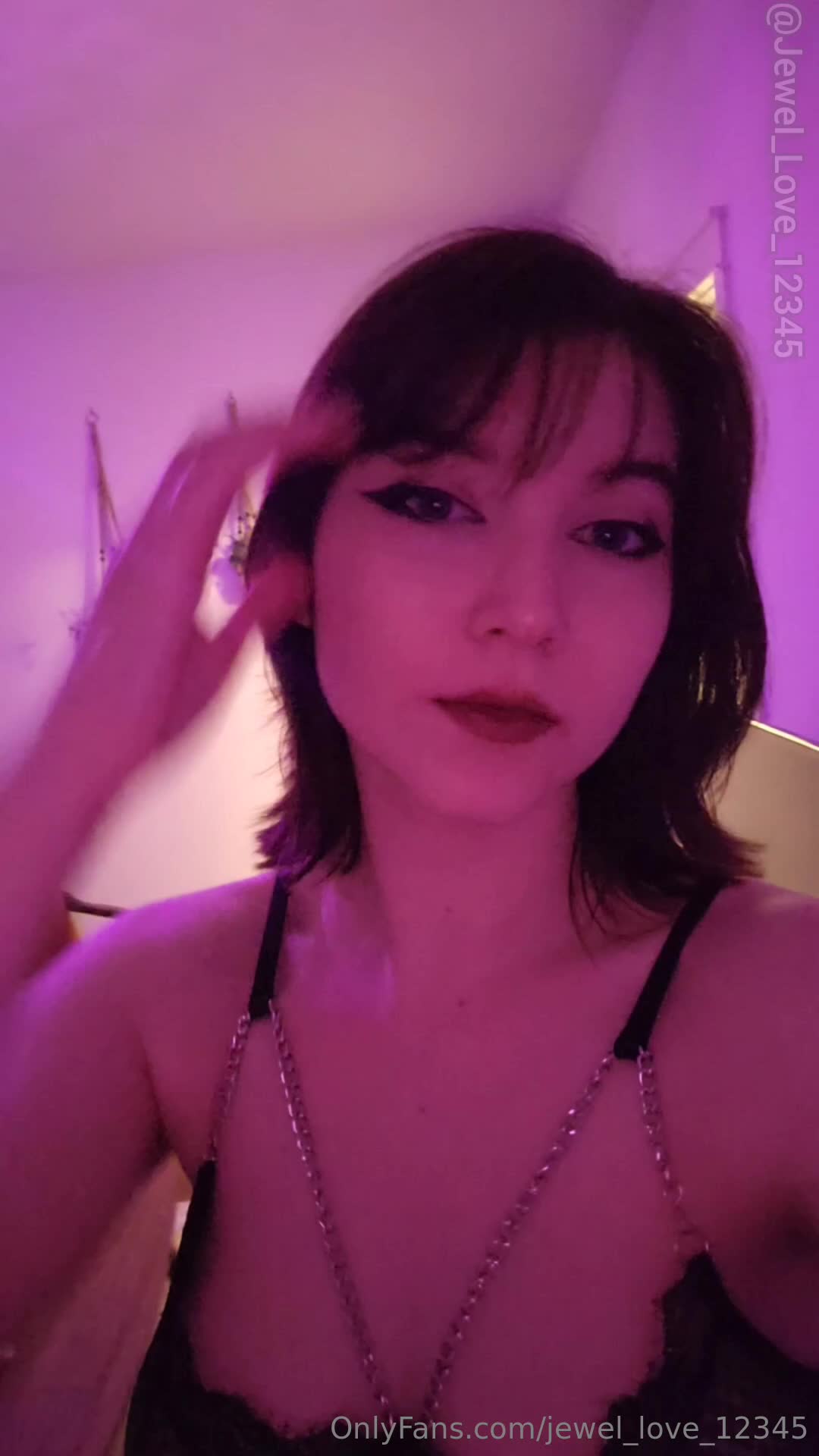 Jewel_Love_12345 aka — Black Lingerie In Bedroom thumbnail