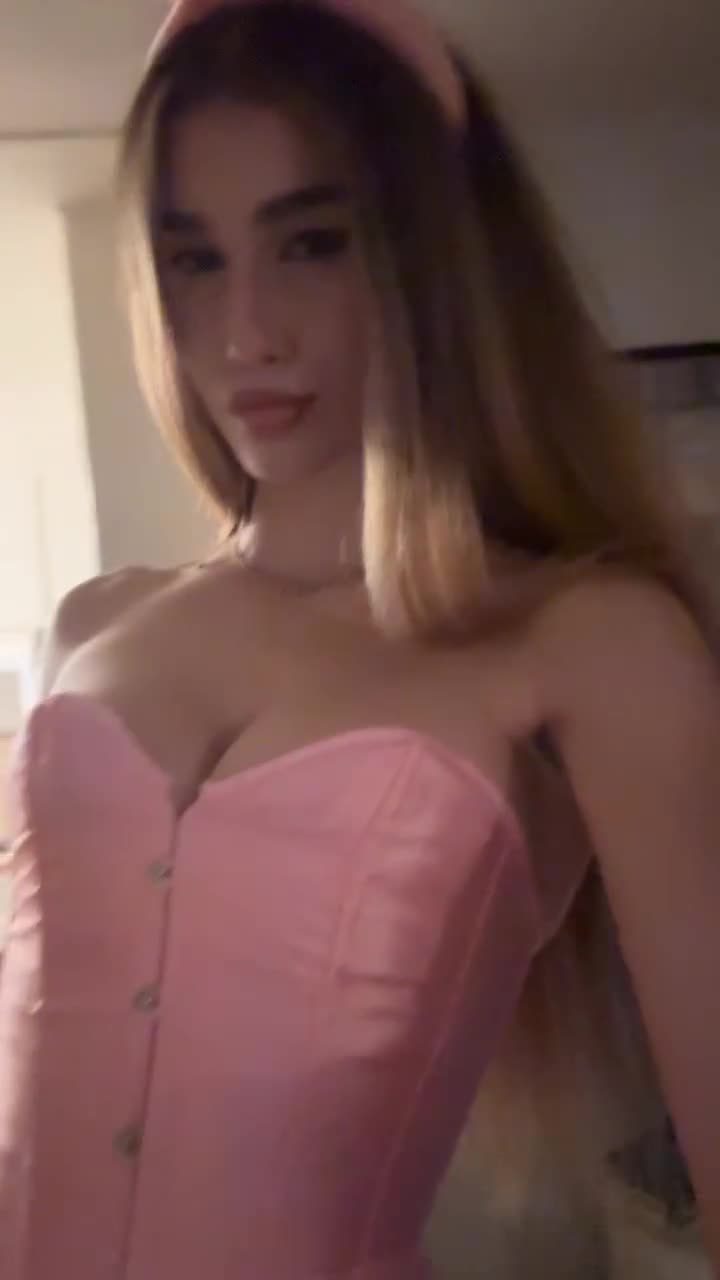 Video 1515025 from Sydney May / SydneyvMay / Sydney Vézina
