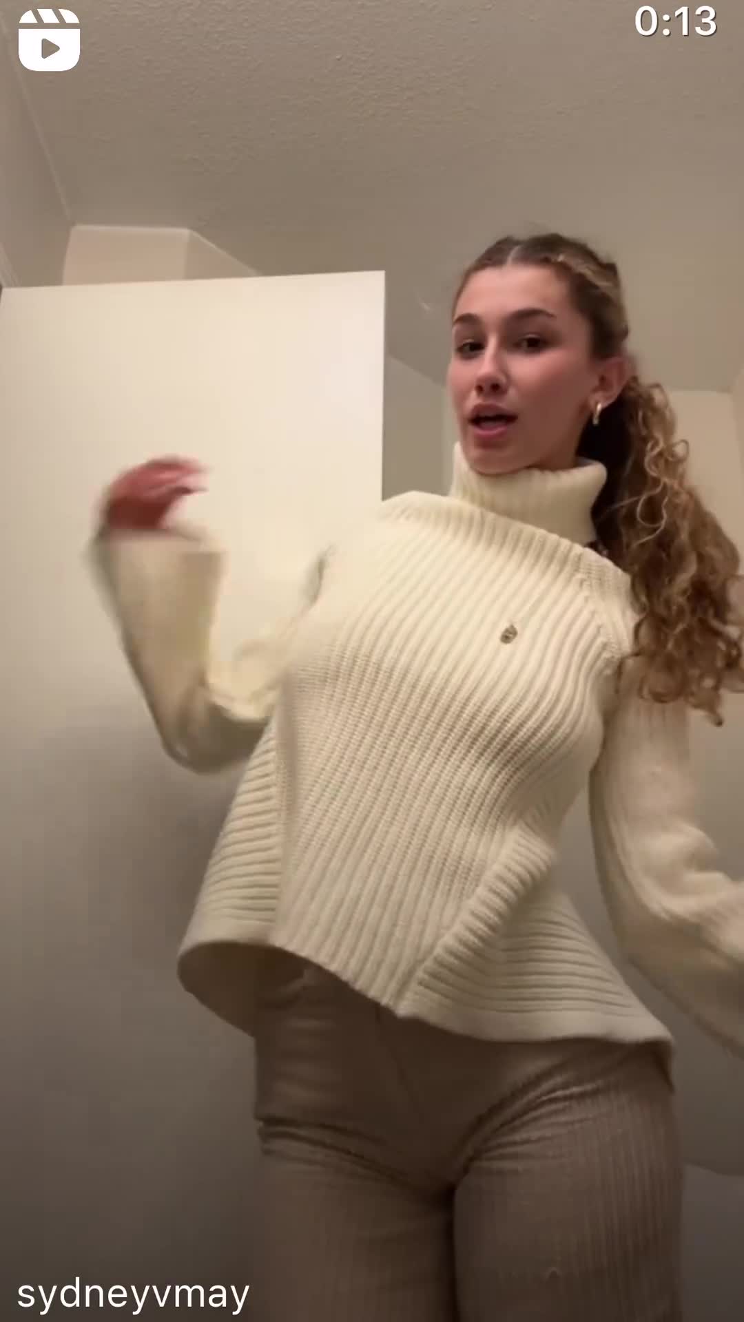 Video 1515039 from Sydney May / SydneyvMay / Sydney Vézina